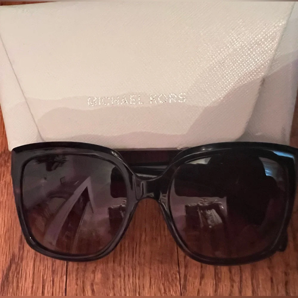 Michael Kors Women's Tortoise Sunglasses - Picture 4 of 7
